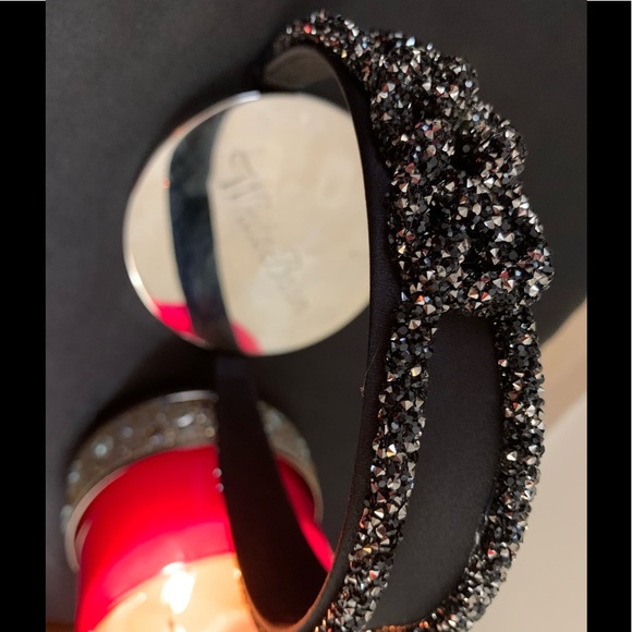 2X$30FROM NEW YORK TO PARIS IT’S ON EVERYONES HEAD - Picture 6 of 7